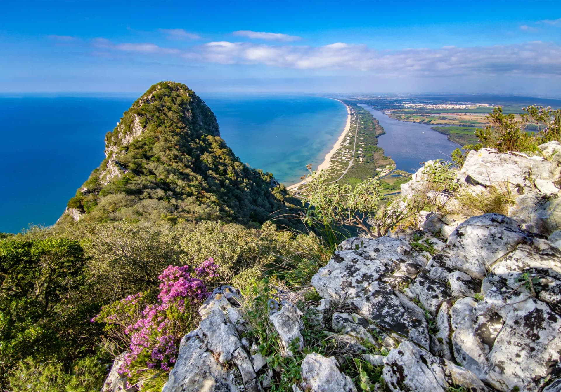 Parco Nazionale del Circeo — 15km (18 min in auto)