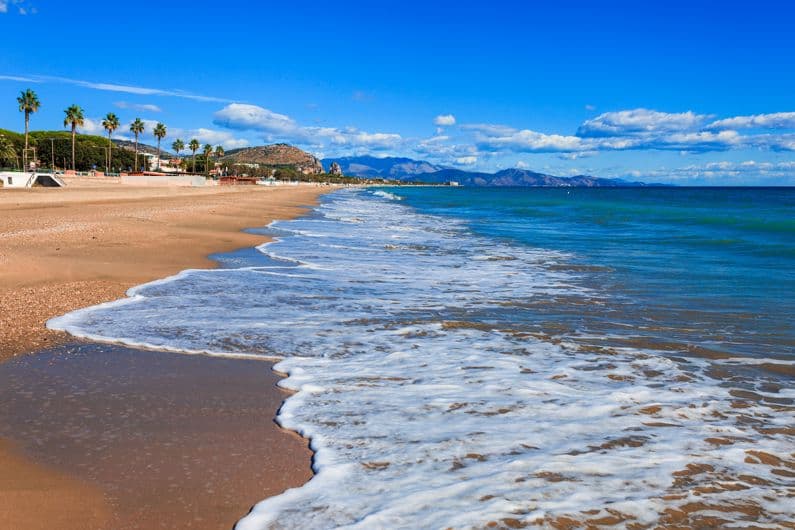 Lungomare e Spiagge — 1.2km (3 min in auto)